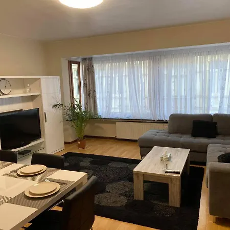 Haik's Palace Apartment *