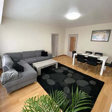 Haik's Palace Apartment *